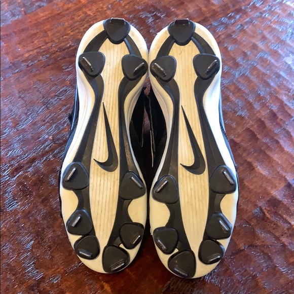 Men’s Nike Baseball Cleats. Size 9. Used - Picture 4 of 8